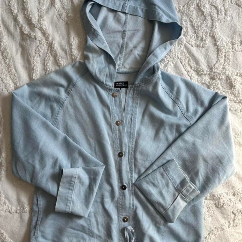 Trendy Lord & Taylor Light Weight Button Up Denim Jacket‎ With Hoodie & Pockets